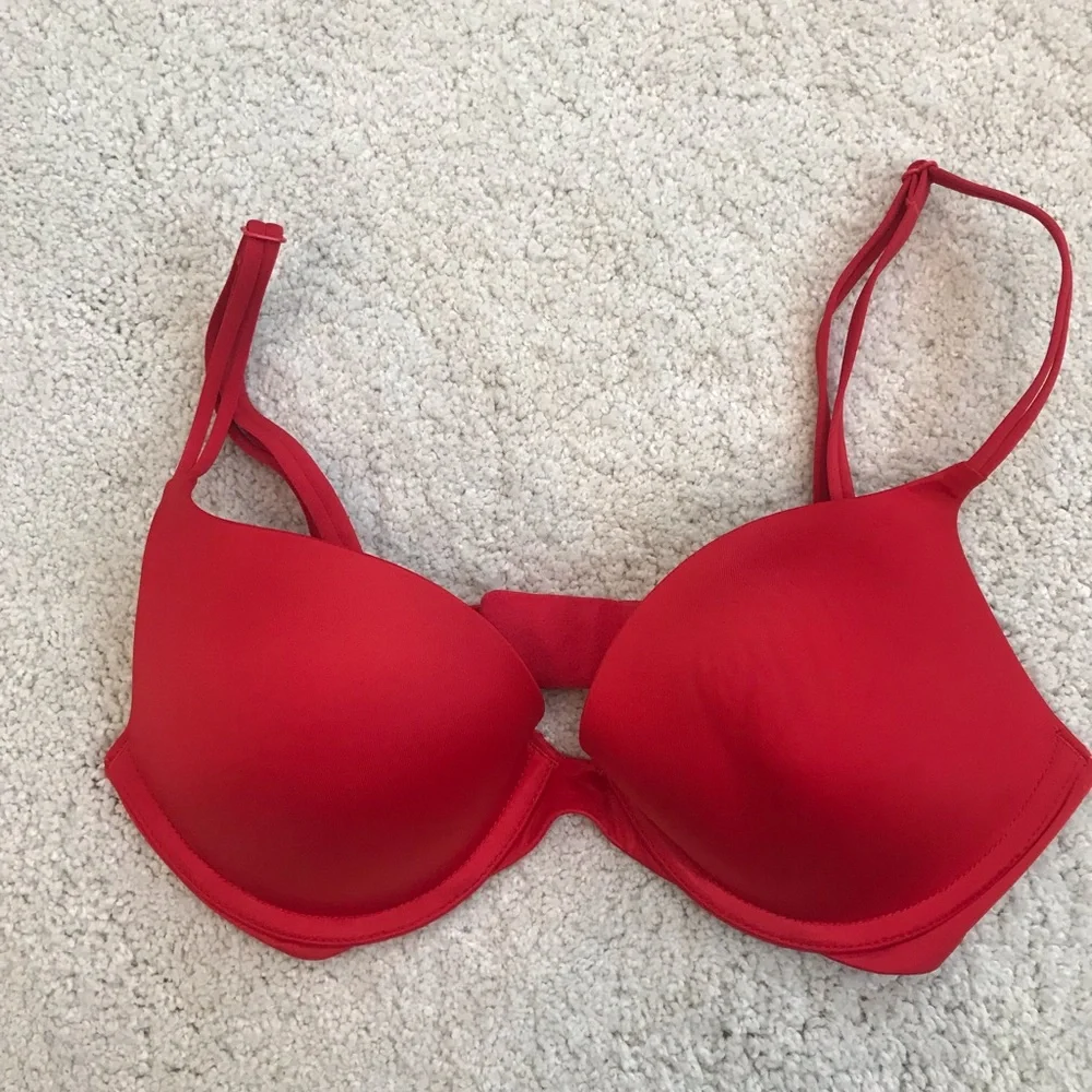 Victoria’s Secret Red Push Up Bra - Picture 1 of 3